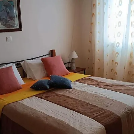 Sunflower House Φάνες